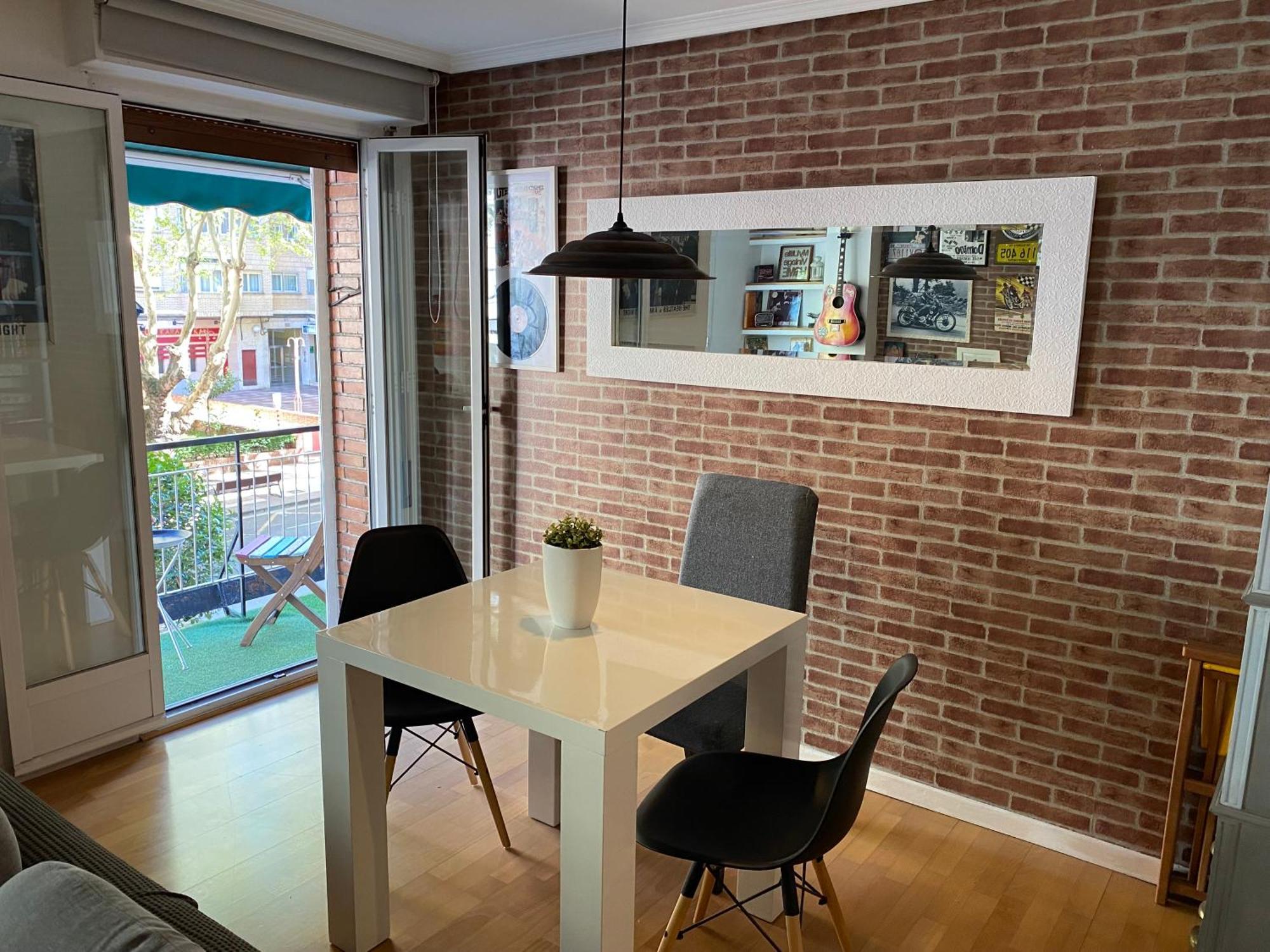 Apartamento Estilo Vintage Centrico Y Garage Incluido Logroño Kültér fotó